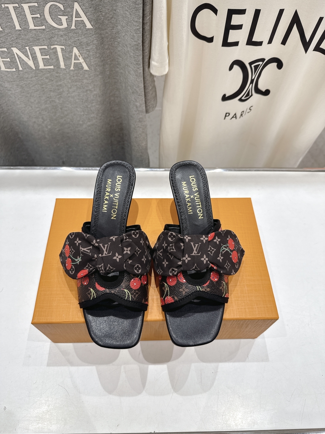 高版本出厂
  Louis Vuitton ss25 new arrival LV驴牌夏季新品蝴蝶结高跟