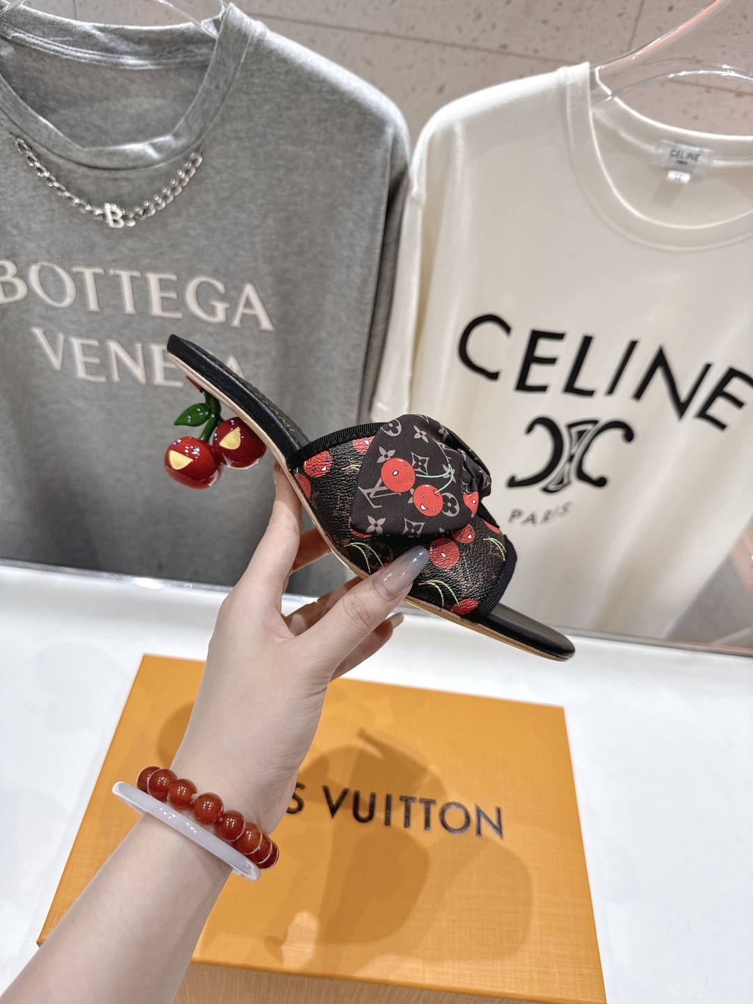 高版本出厂
  Louis Vuitton ss25 new arrival LV驴牌夏季新品蝴蝶结高跟