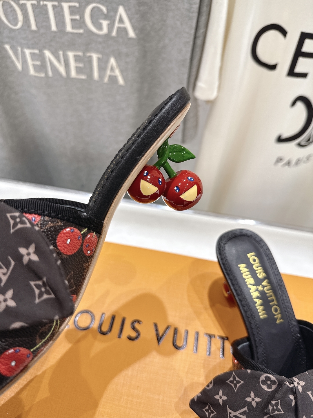 高版本出厂
  Louis Vuitton ss25 new arrival LV驴牌夏季新品蝴蝶结高跟