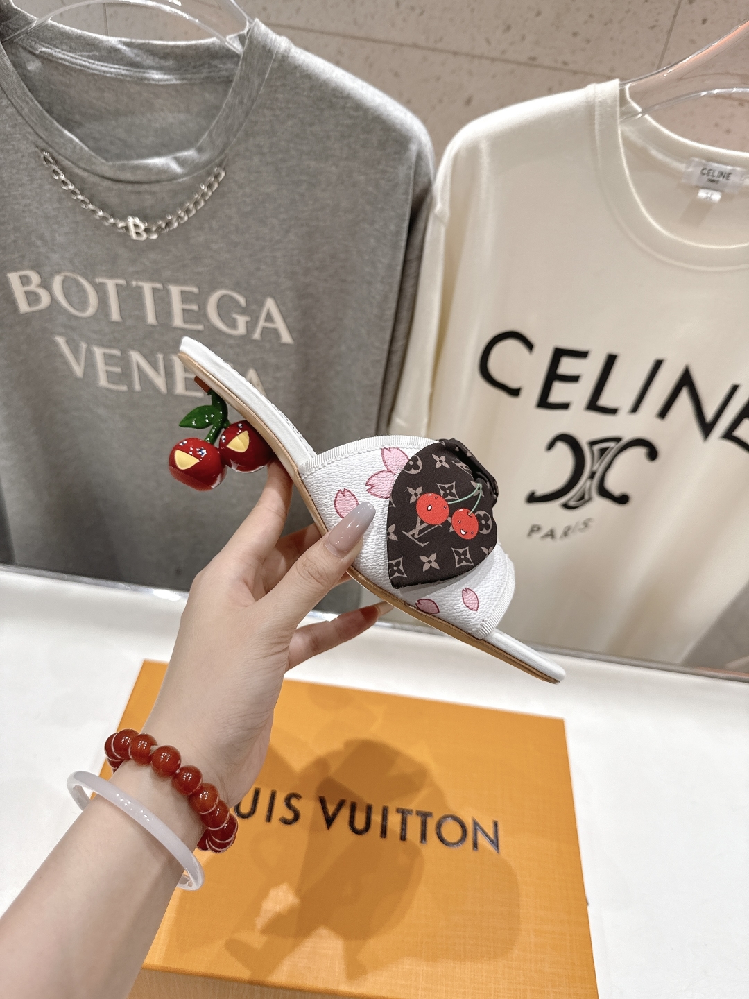 高版本出厂
  Louis Vuitton ss25 new arrival LV驴牌夏季新品蝴蝶结高跟