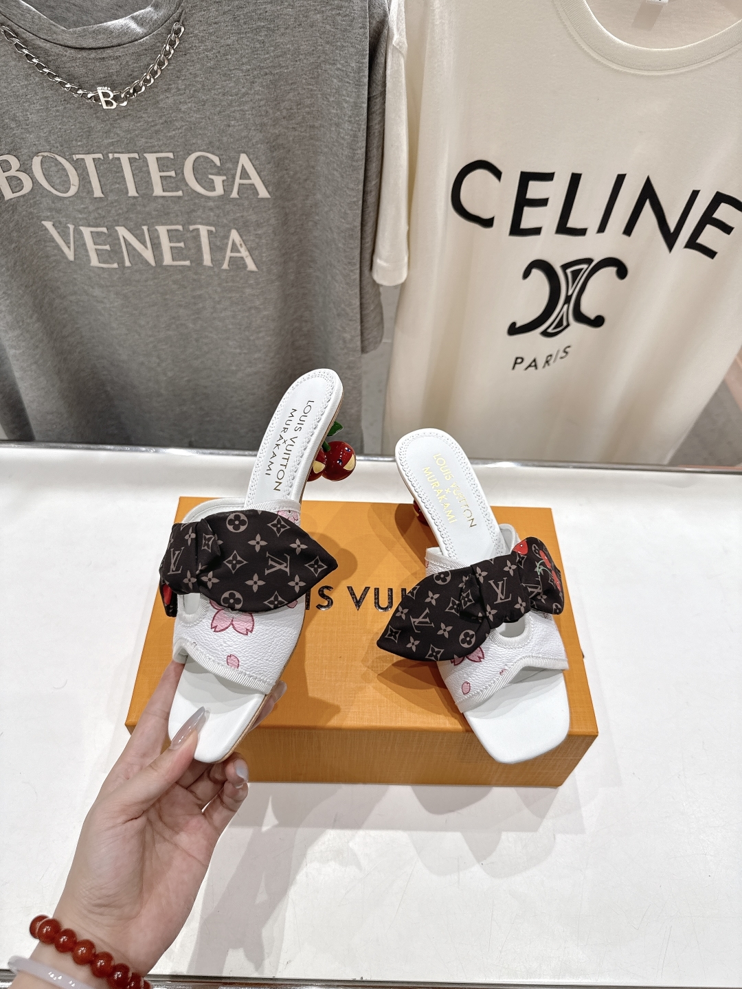 高版本出厂
  Louis Vuitton ss25 new arrival LV驴牌夏季新品蝴蝶结高跟