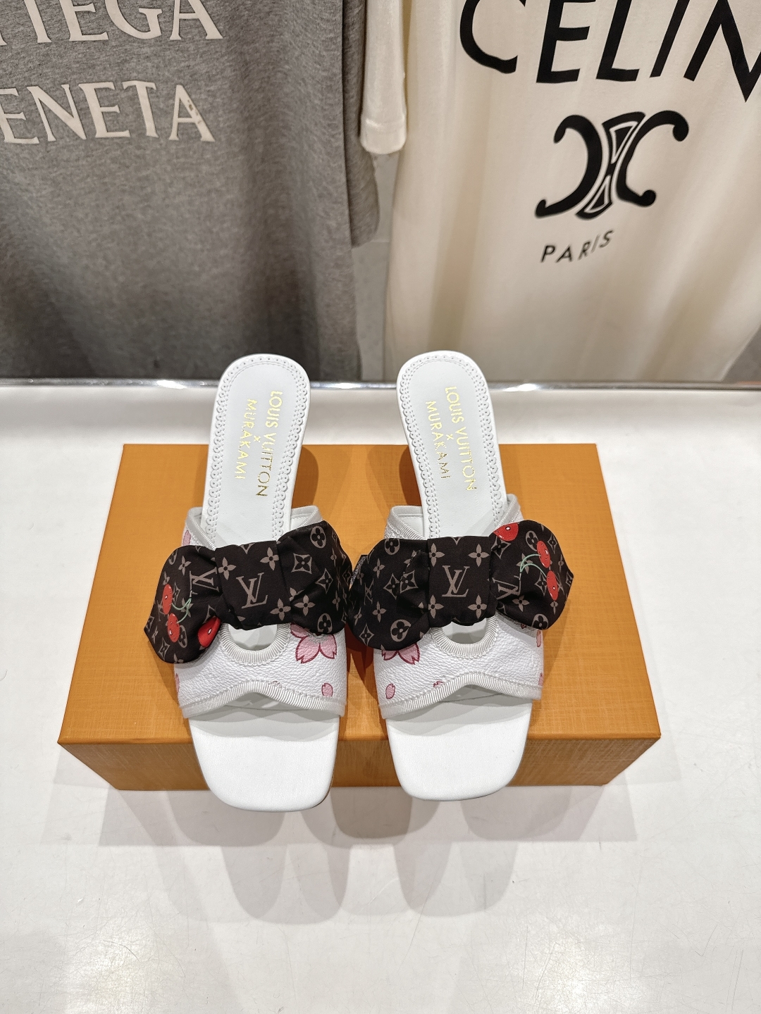 高版本出厂
  Louis Vuitton ss25 new arrival LV驴牌夏季新品蝴蝶结高跟