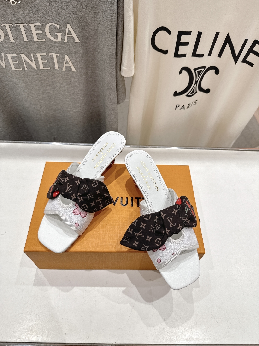 高版本出厂
  Louis Vuitton ss25 new arrival LV驴牌夏季新品蝴蝶结高跟