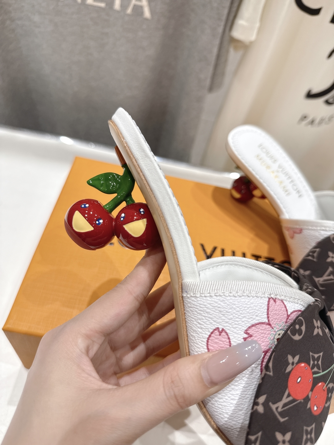 高版本出厂
  Louis Vuitton ss25 new arrival LV驴牌夏季新品蝴蝶结高跟