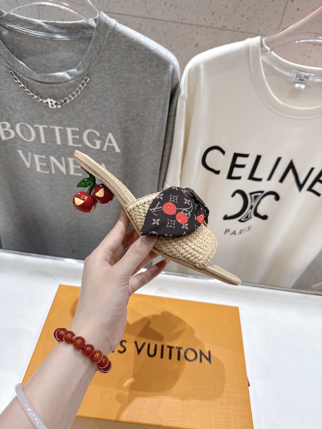 高版本出厂
  Louis Vuitton ss25 new arrival LV驴牌夏季新品蝴蝶结高跟