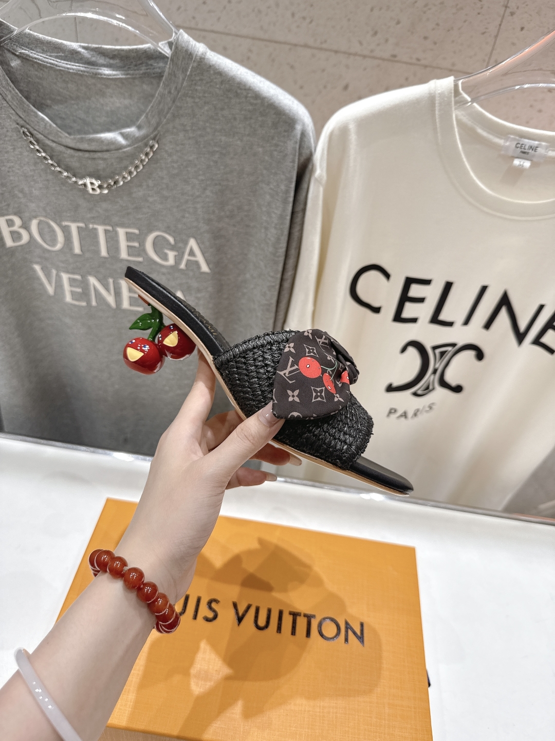 高版本出厂
  Louis Vuitton ss25 new arrival LV驴牌夏季新品蝴蝶结高跟