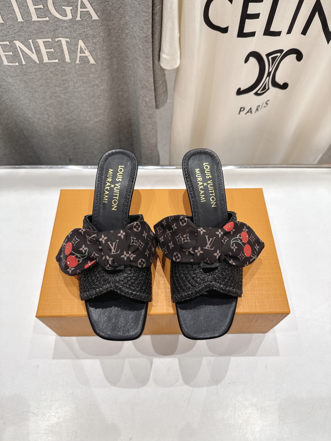 高版本出厂
  Louis Vuitton ss25 new arrival LV驴牌夏季新品蝴蝶结高跟