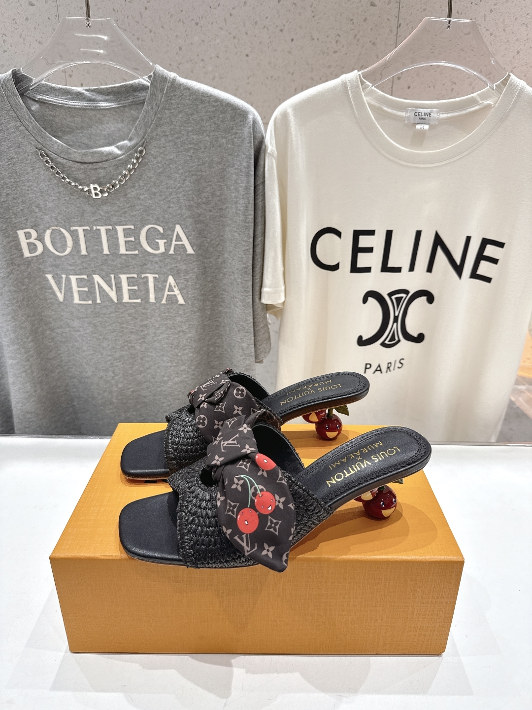 高版本出厂
  Louis Vuitton ss25 new arrival LV驴牌夏季新品蝴蝶结高跟