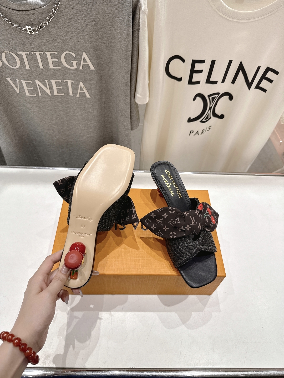 高版本出厂
  Louis Vuitton ss25 new arrival LV驴牌夏季新品蝴蝶结高跟