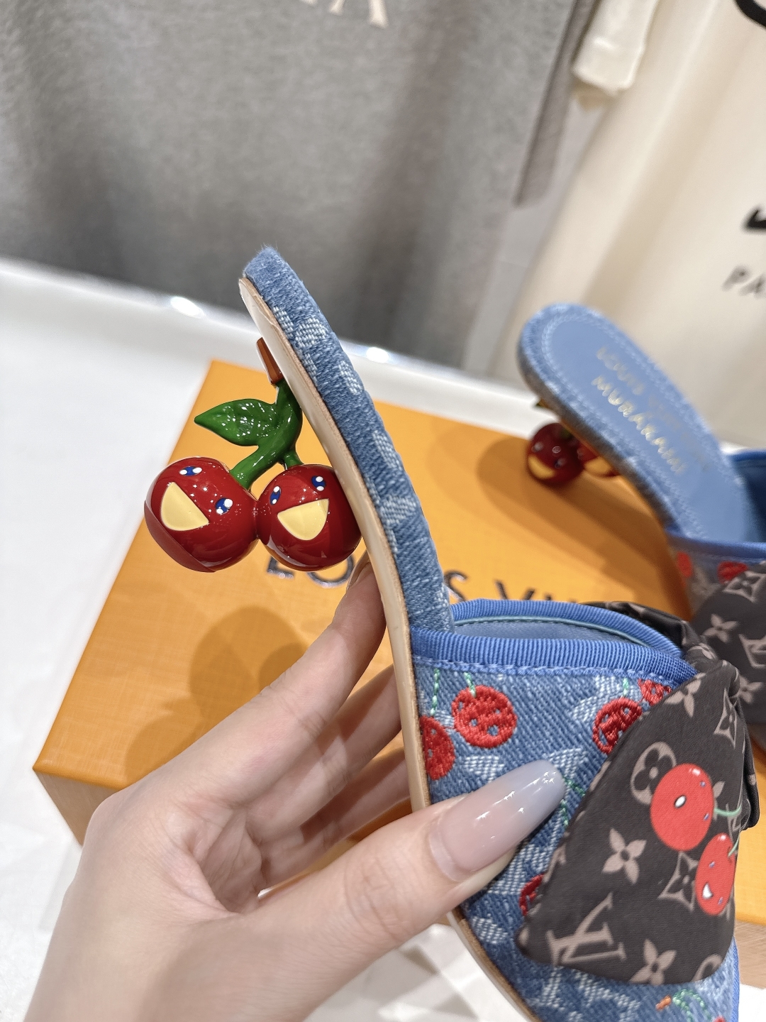 高版本出厂
  Louis Vuitton ss25 new arrival LV驴牌夏季新品蝴蝶结高跟