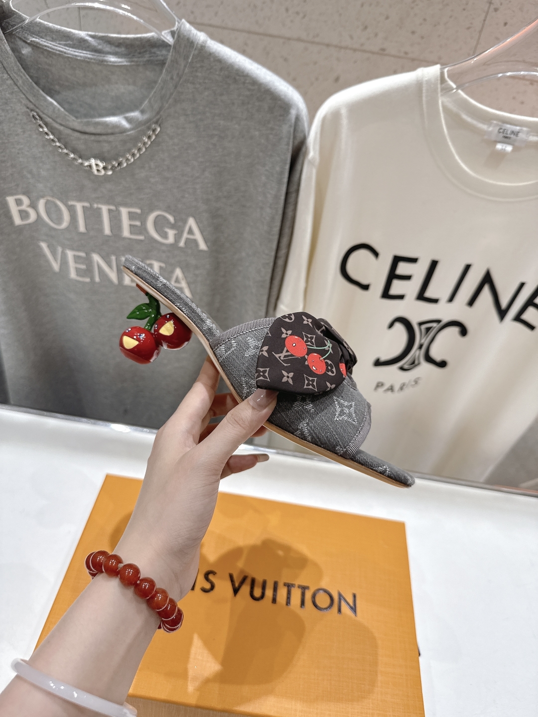 高版本出厂
  Louis Vuitton ss25 new arrival LV驴牌夏季新品蝴蝶结高跟