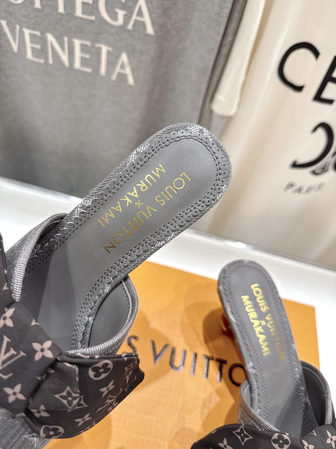 高版本出厂
  Louis Vuitton ss25 new arrival LV驴牌夏季新品蝴蝶结高跟