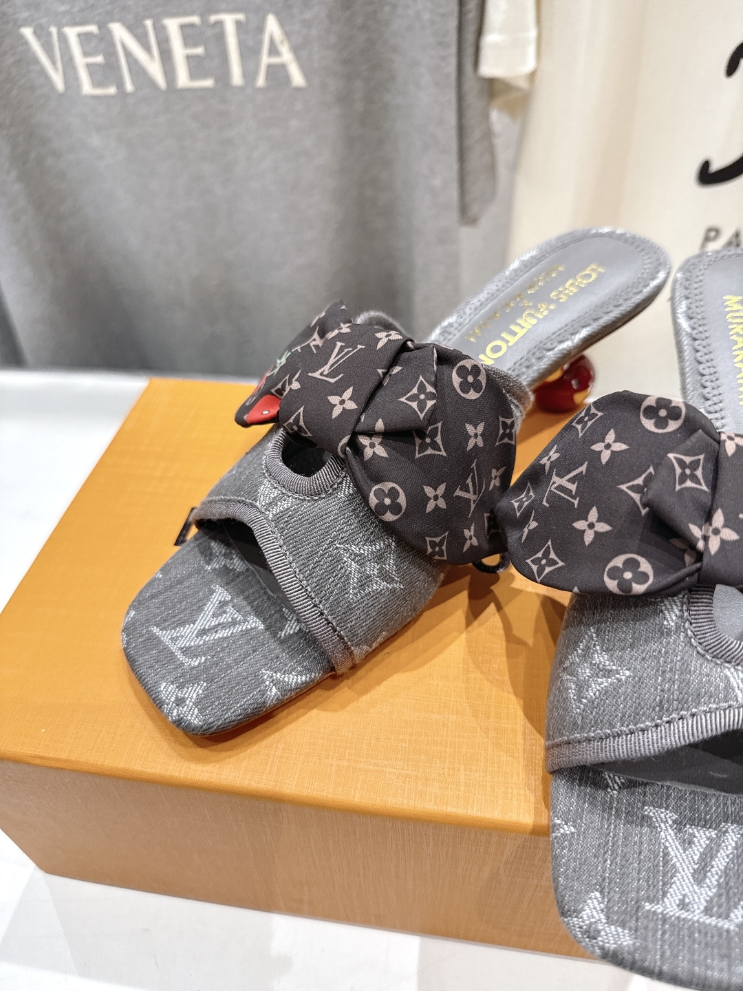 高版本出厂
  Louis Vuitton ss25 new arrival LV驴牌夏季新品蝴蝶结高跟