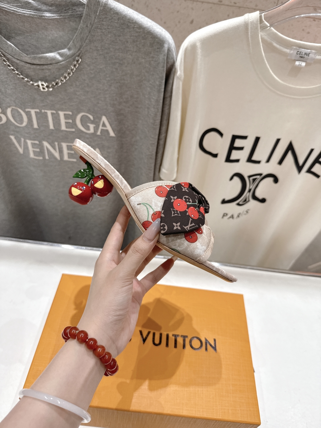 高版本出厂
  Louis Vuitton ss25 new arrival LV驴牌夏季新品蝴蝶结高跟