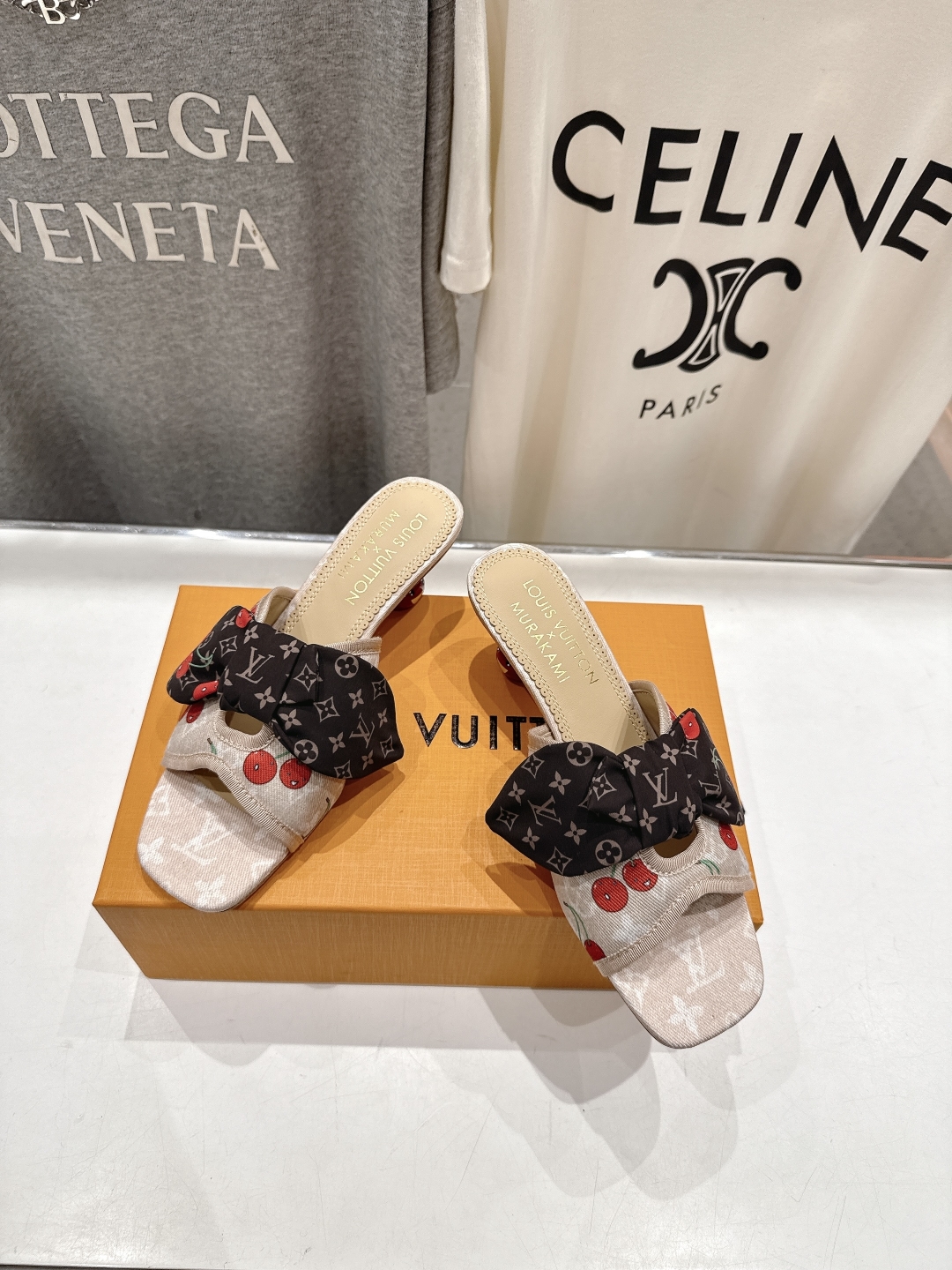 高版本出厂
  Louis Vuitton ss25 new arrival LV驴牌夏季新品蝴蝶结高跟