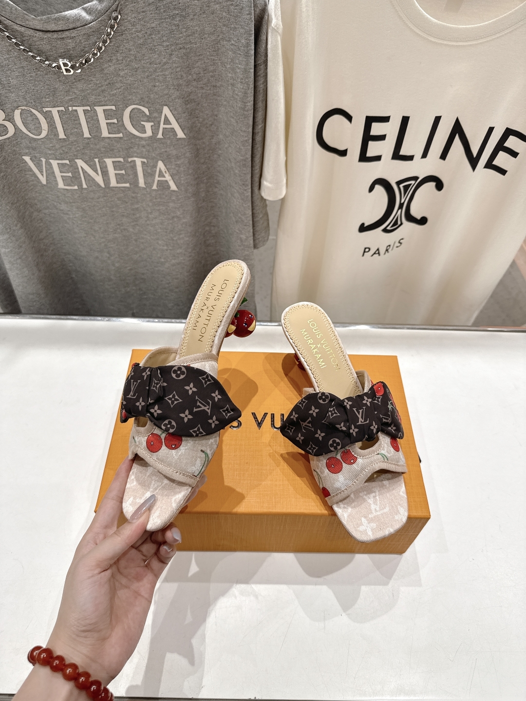 高版本出厂
  Louis Vuitton ss25 new arrival LV驴牌夏季新品蝴蝶结高跟