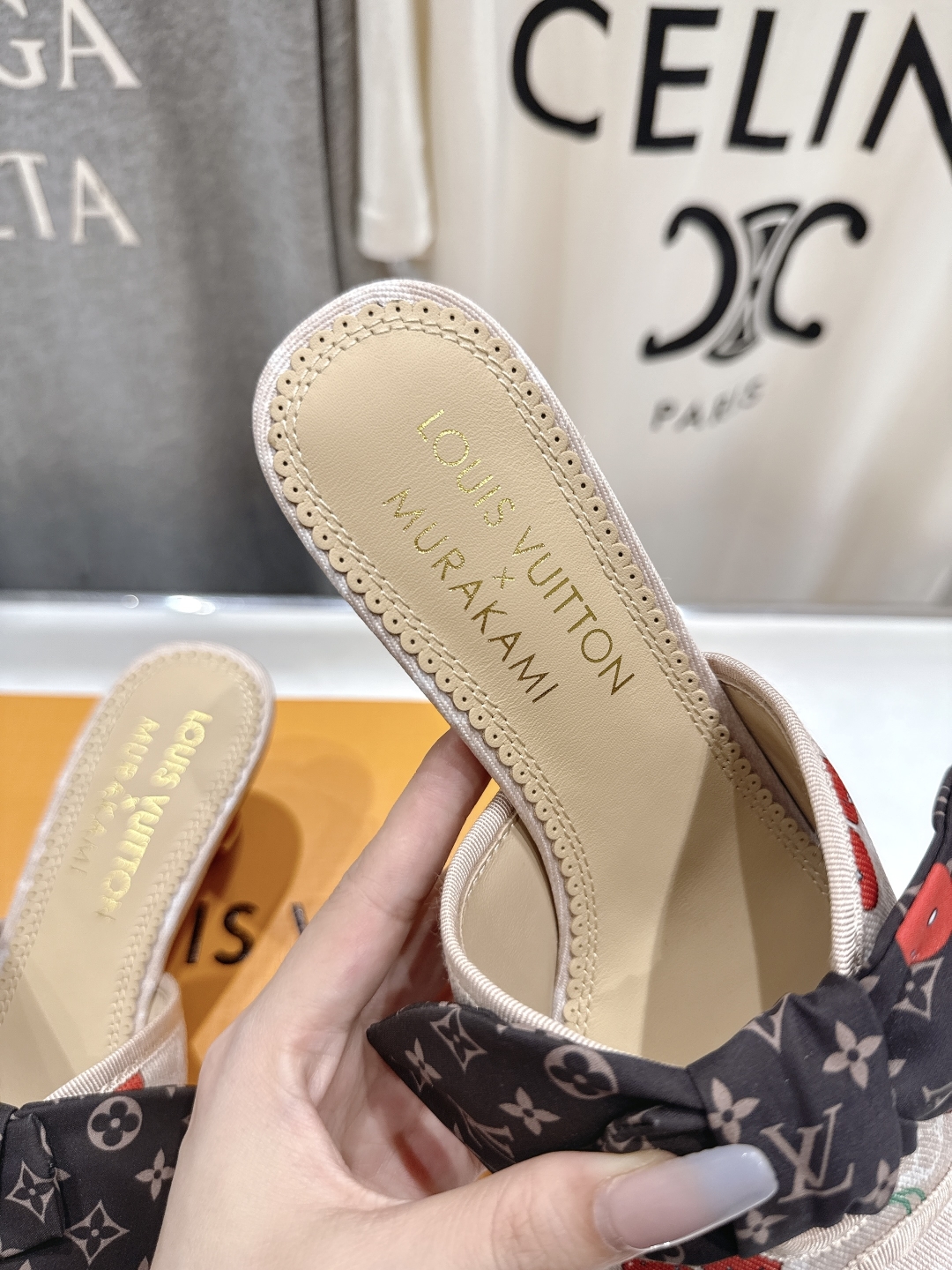 高版本出厂
  Louis Vuitton ss25 new arrival LV驴牌夏季新品蝴蝶结高跟