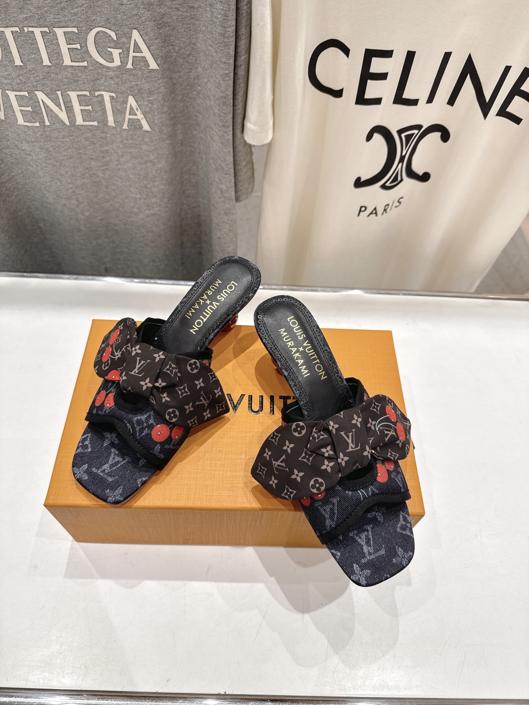 高版本出厂
  Louis Vuitton ss25 new arrival LV驴牌夏季新品蝴蝶结高跟