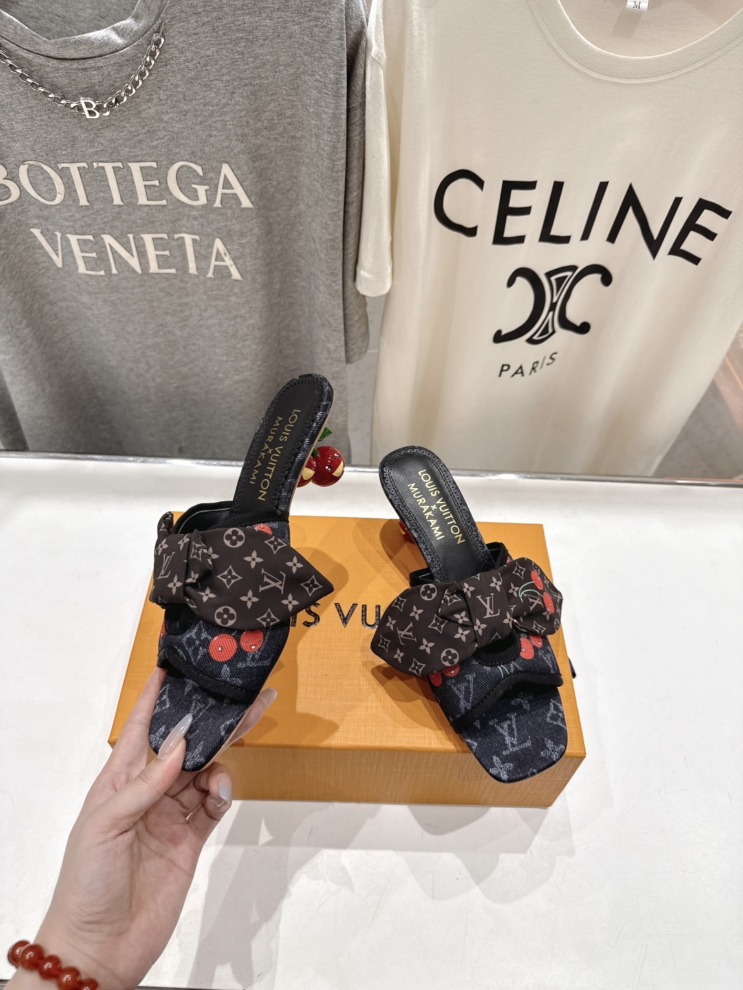 高版本出厂
  Louis Vuitton ss25 new arrival LV驴牌夏季新品蝴蝶结高跟