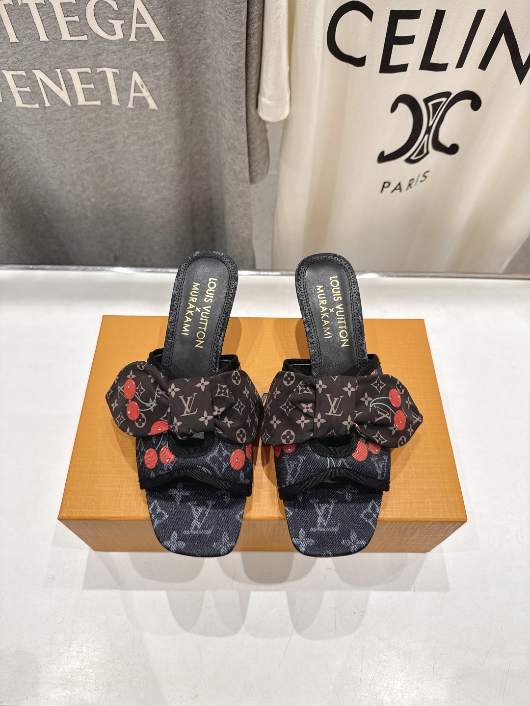 高版本出厂
  Louis Vuitton ss25 new arrival LV驴牌夏季新品蝴蝶结高跟