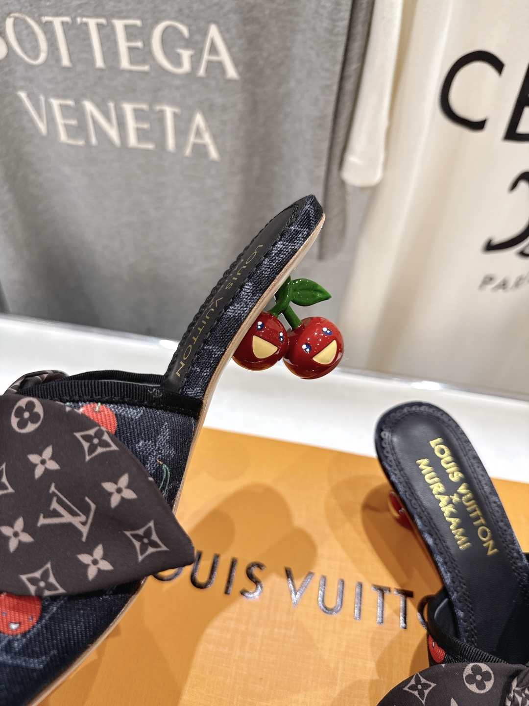高版本出厂
  Louis Vuitton ss25 new arrival LV驴牌夏季新品蝴蝶结高跟