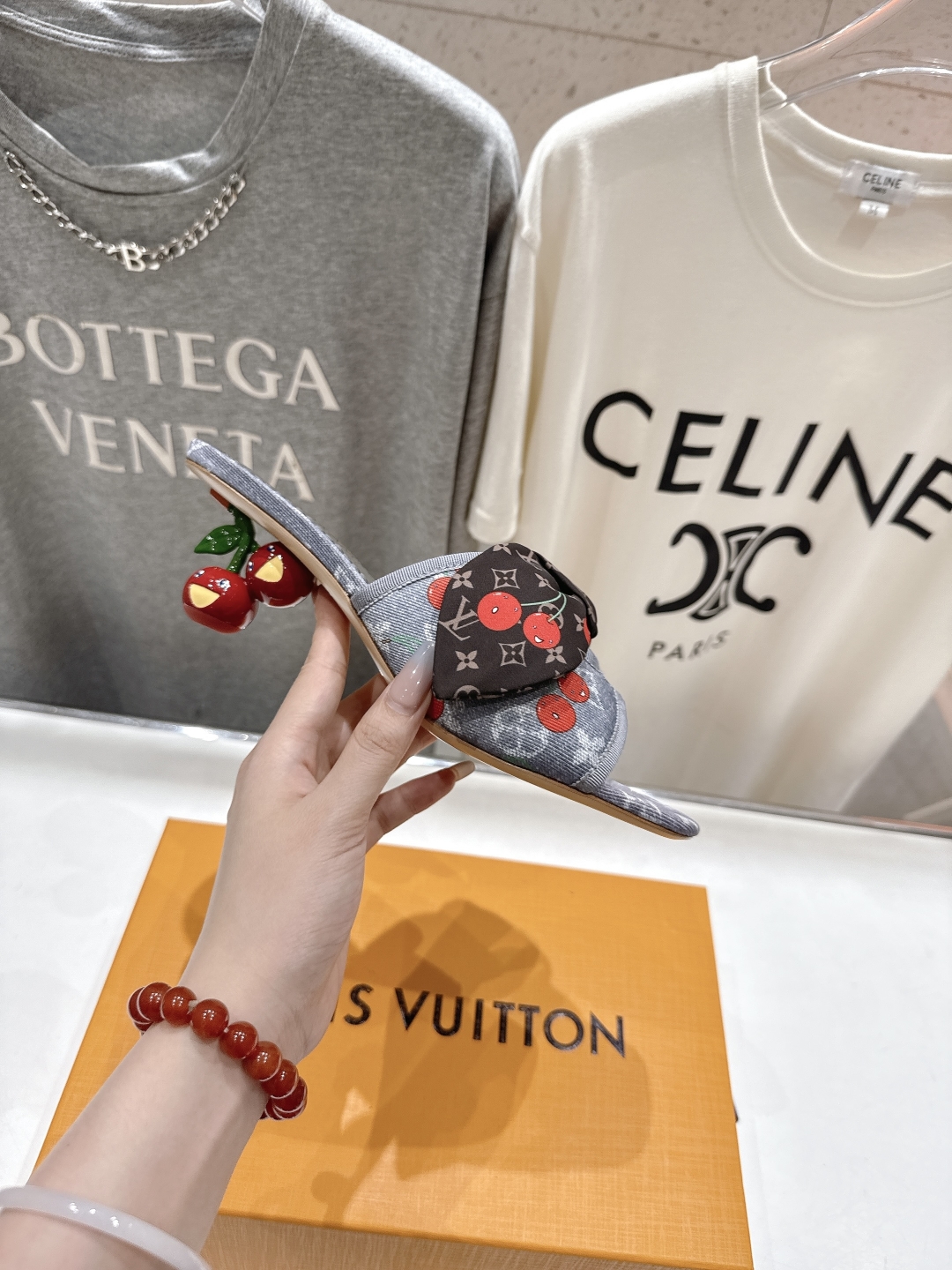 高版本出厂
  Louis Vuitton ss25 new arrival LV驴牌夏季新品蝴蝶结高跟