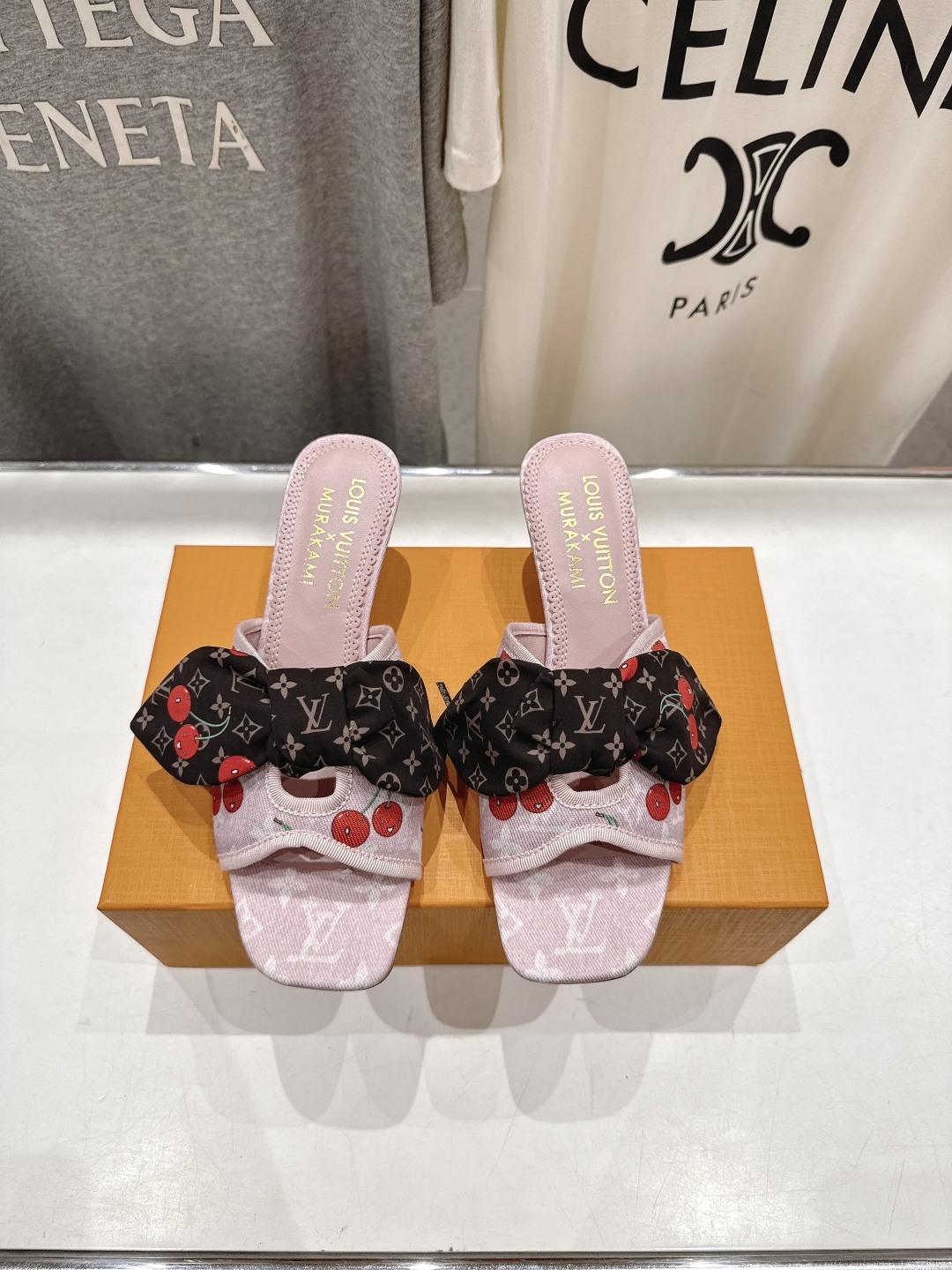 高版本出厂
  Louis Vuitton ss25 new arrival LV驴牌夏季新品蝴蝶结高跟