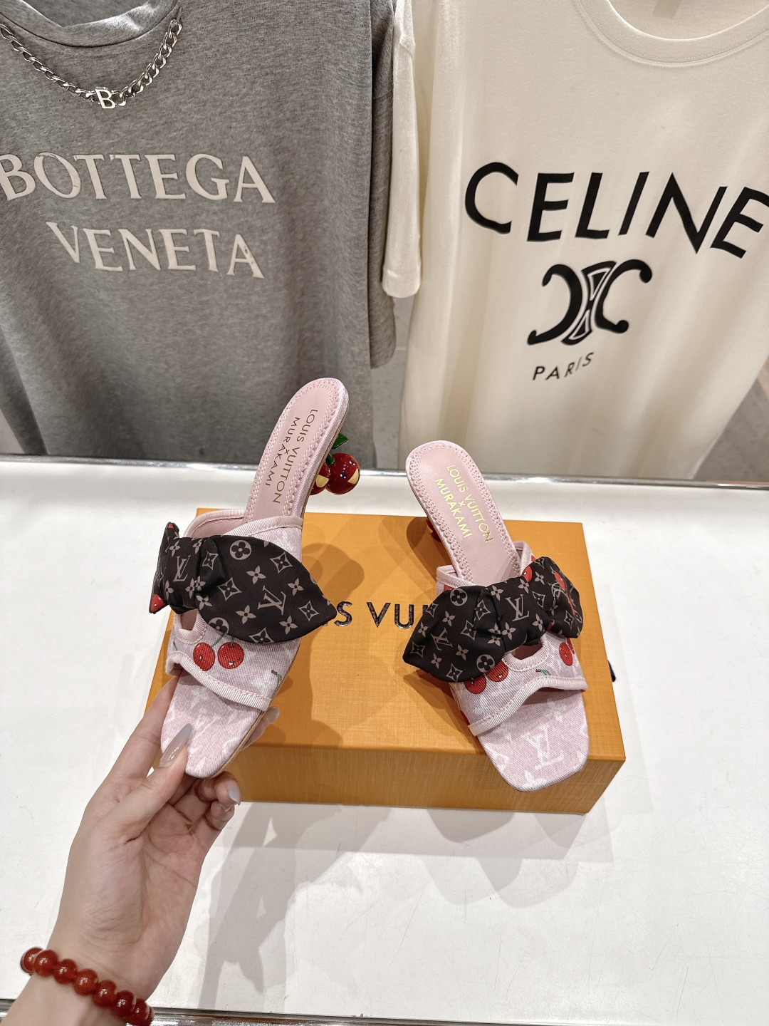 高版本出厂
  Louis Vuitton ss25 new arrival LV驴牌夏季新品蝴蝶结高跟