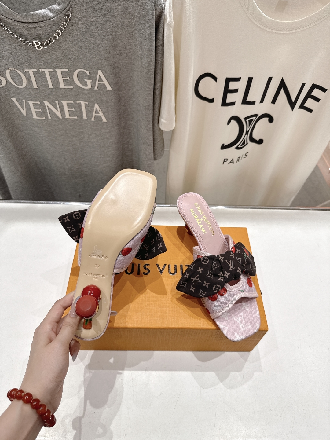 高版本出厂
  Louis Vuitton ss25 new arrival LV驴牌夏季新品蝴蝶结高跟