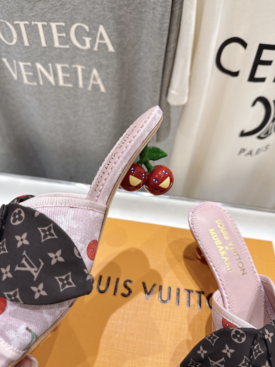 高版本出厂
  Louis Vuitton ss25 new arrival LV驴牌夏季新品蝴蝶结高跟