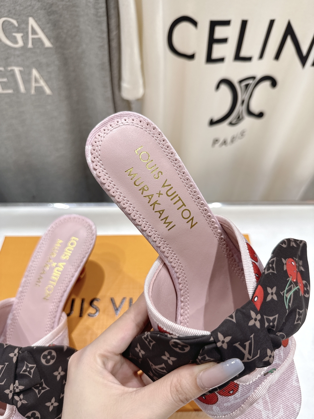 高版本出厂
  Louis Vuitton ss25 new arrival LV驴牌夏季新品蝴蝶结高跟