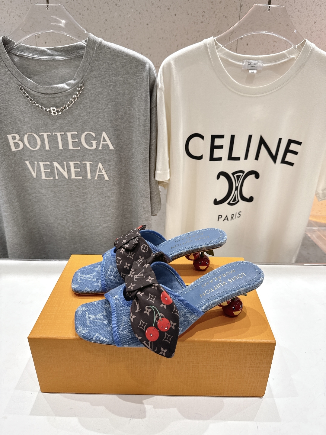 高版本出厂
  Louis Vuitton ss25 new arrival LV驴牌夏季新品蝴蝶结高跟