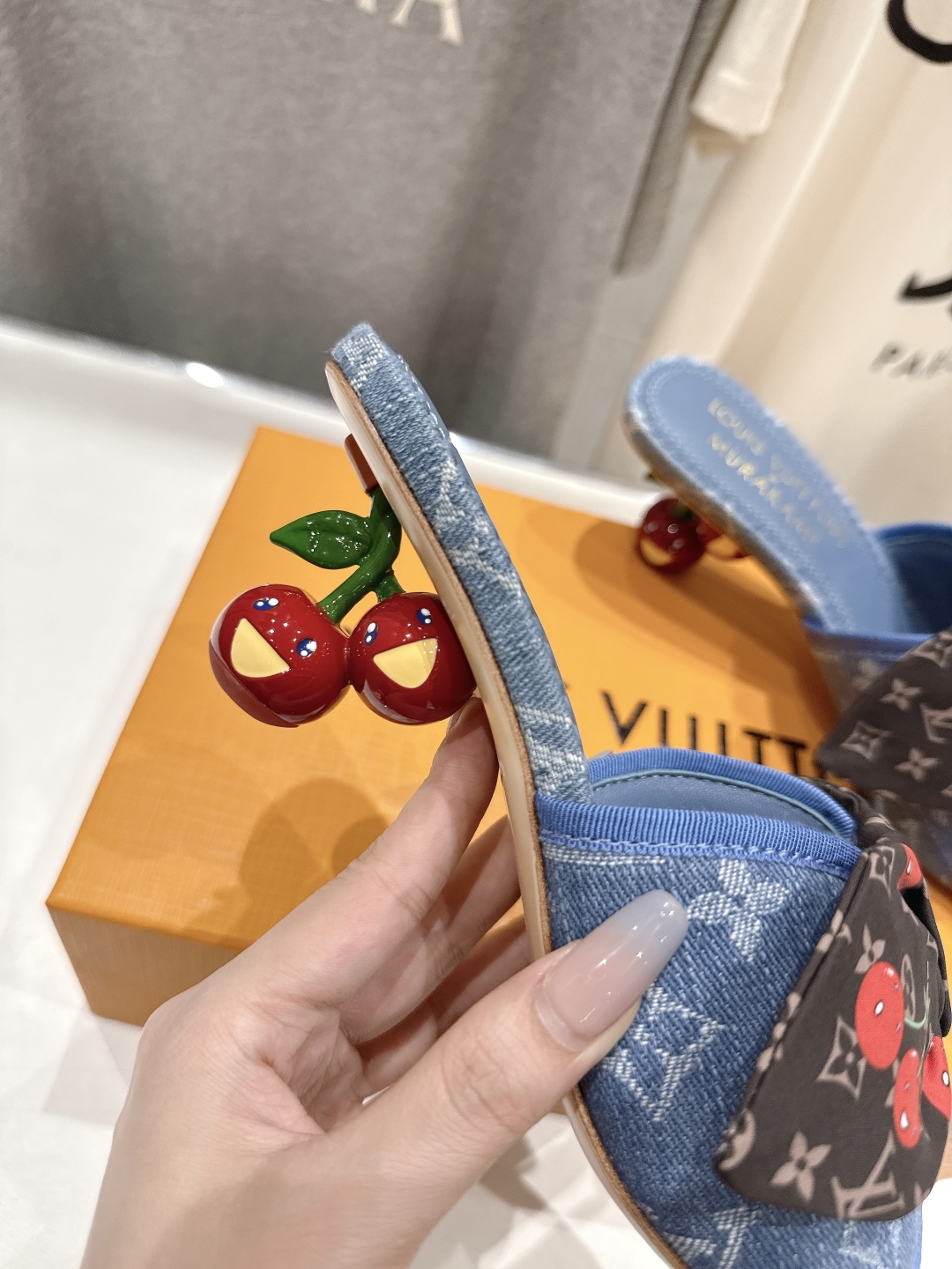 高版本出厂
  Louis Vuitton ss25 new arrival LV驴牌夏季新品蝴蝶结高跟