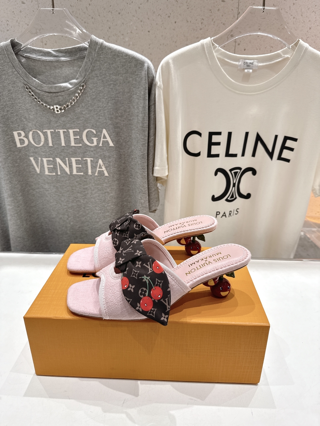 高版本出厂
  Louis Vuitton ss25 new arrival LV驴牌夏季新品蝴蝶结高跟