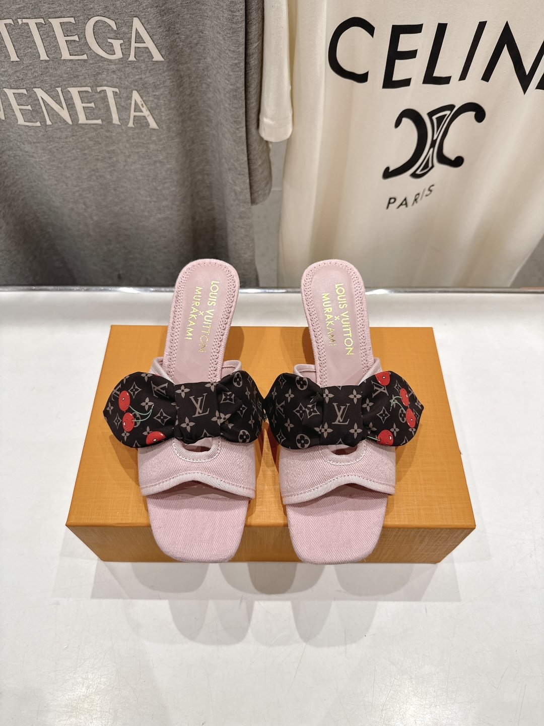 高版本出厂
  Louis Vuitton ss25 new arrival LV驴牌夏季新品蝴蝶结高跟