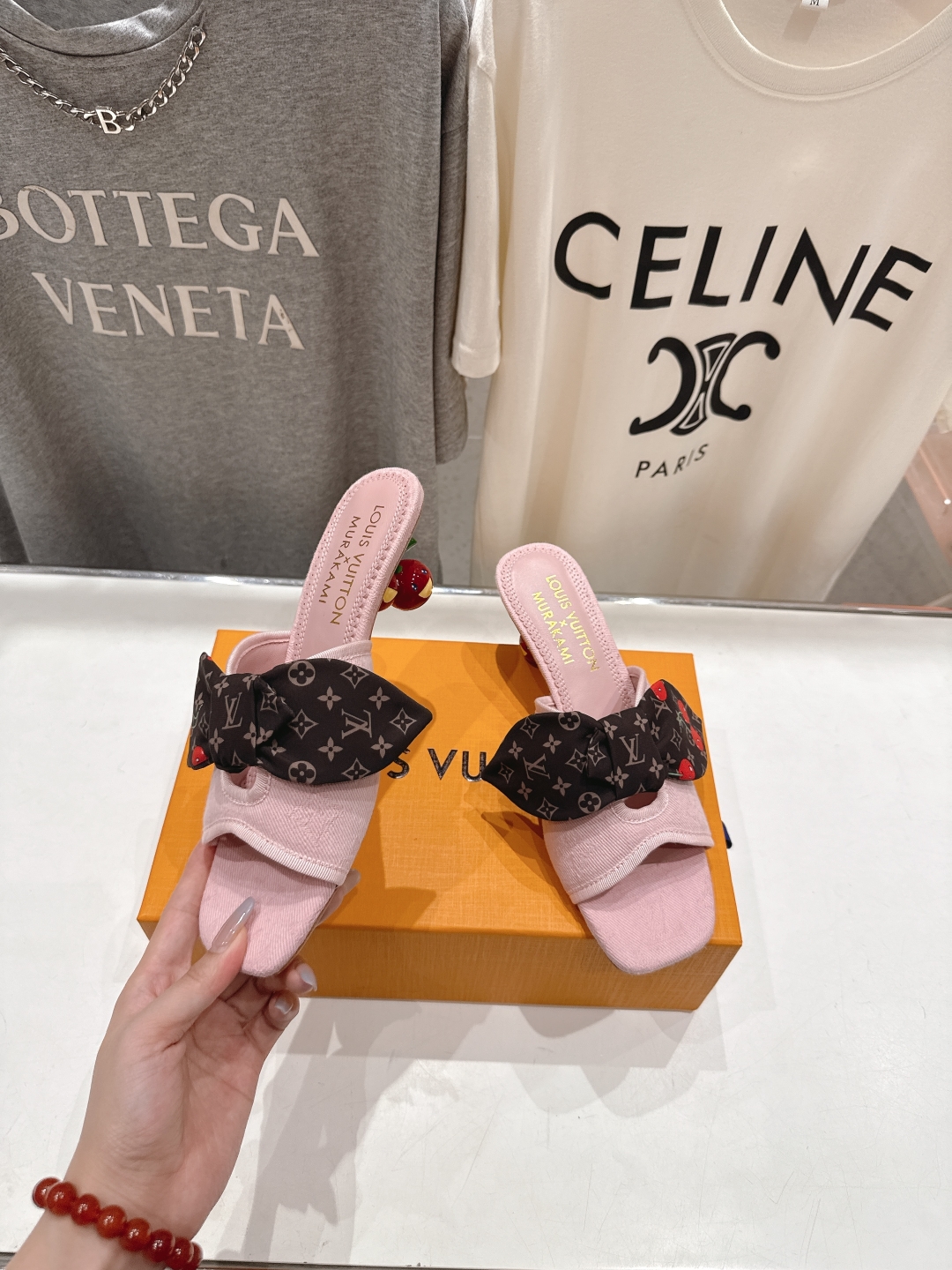 高版本出厂
  Louis Vuitton ss25 new arrival LV驴牌夏季新品蝴蝶结高跟