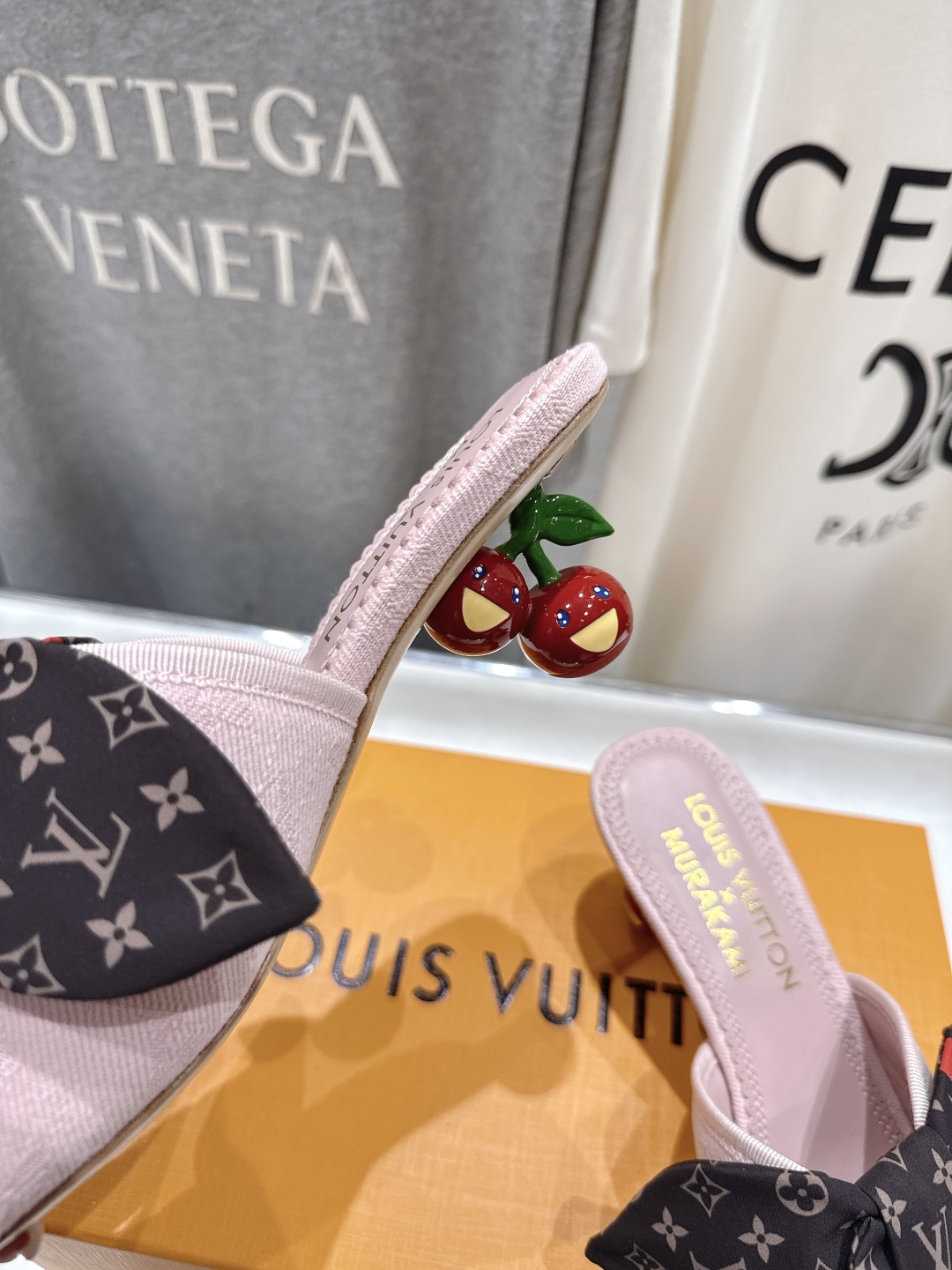 高版本出厂
  Louis Vuitton ss25 new arrival LV驴牌夏季新品蝴蝶结高跟