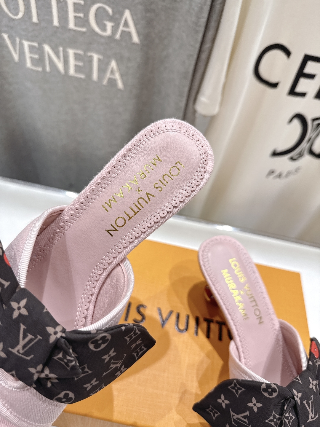 高版本出厂
  Louis Vuitton ss25 new arrival LV驴牌夏季新品蝴蝶结高跟
