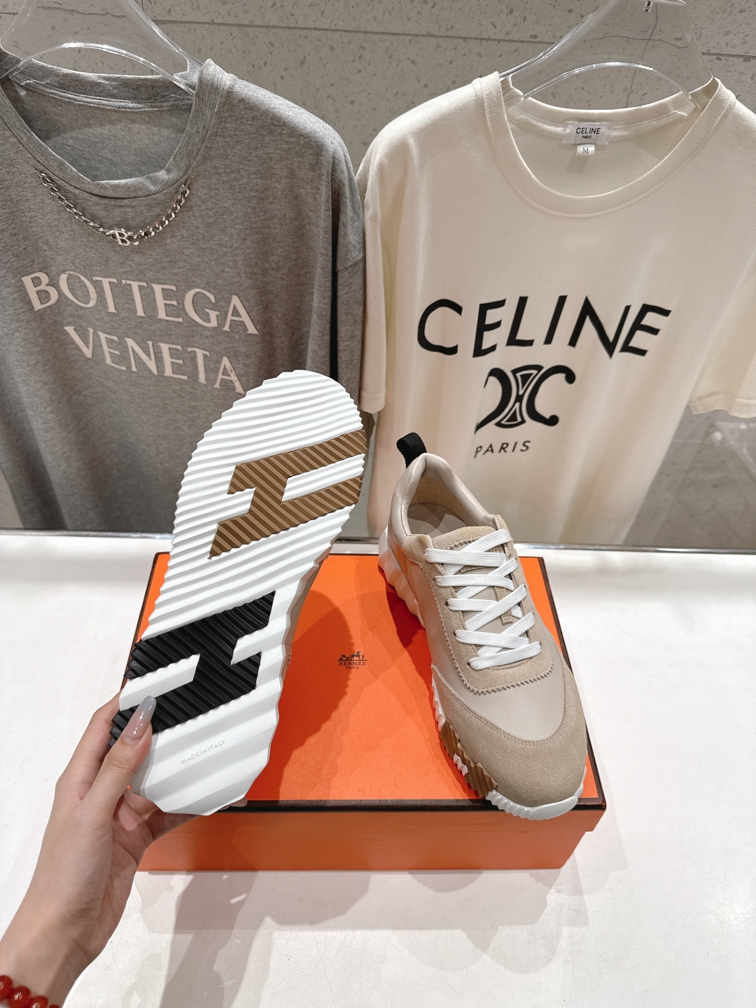 高版本出厂 只有男码
   Hermes/爱马仕H家25ss新款情侣运动休闲鞋跑步鞋
经典运动风格+英伦