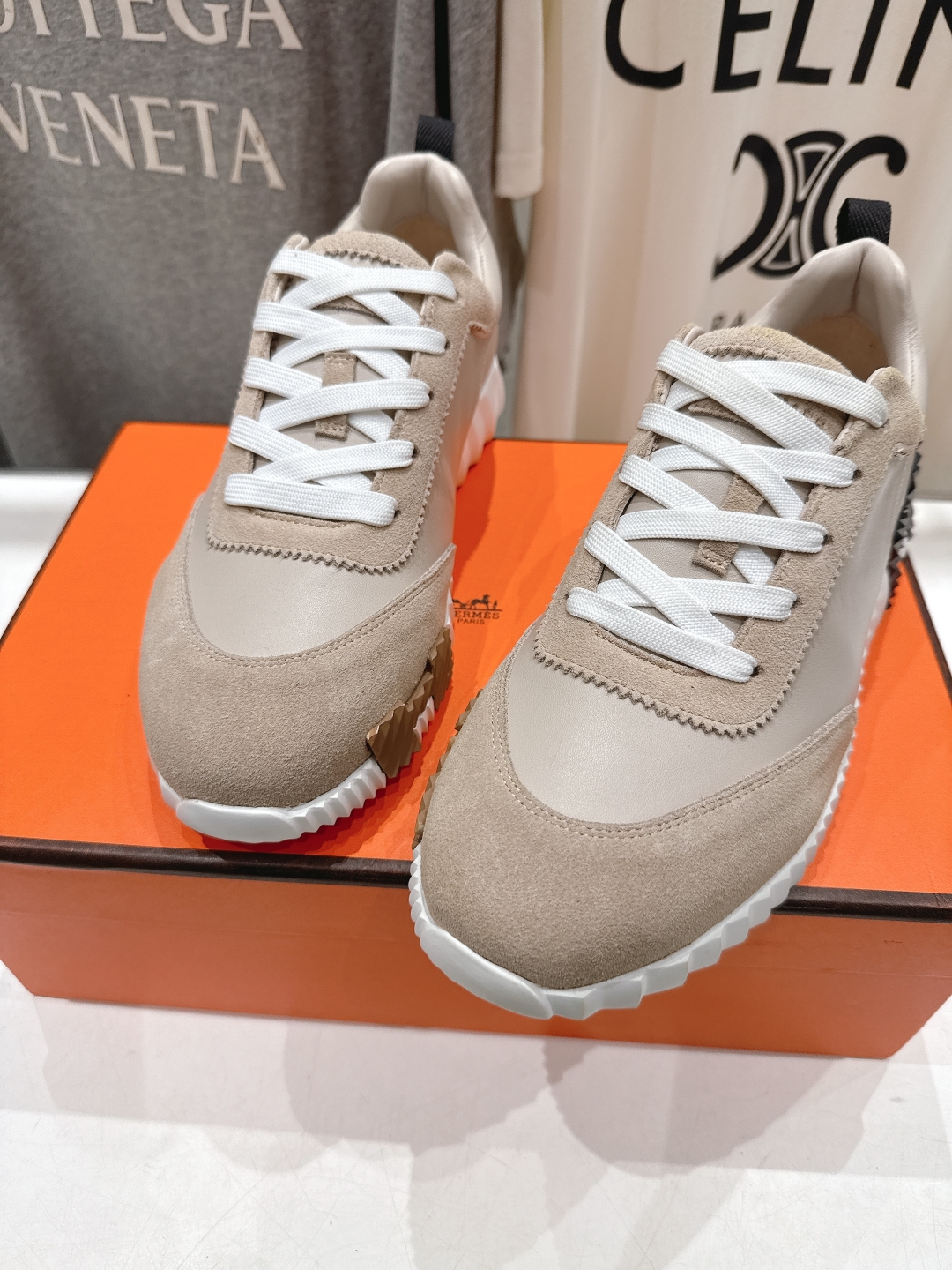 高版本出厂 只有男码
   Hermes/爱马仕H家25ss新款情侣运动休闲鞋跑步鞋
经典运动风格+英伦