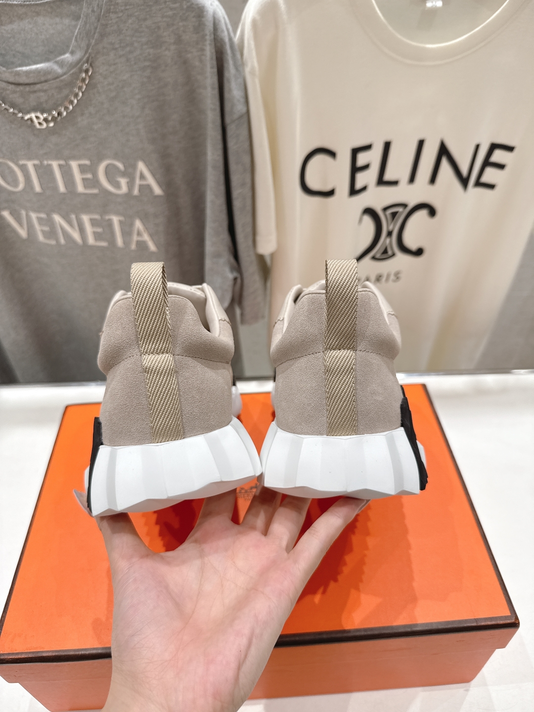 高版本出厂 只有男码
   Hermes/爱马仕H家25ss新款情侣运动休闲鞋跑步鞋
经典运动风格+英伦