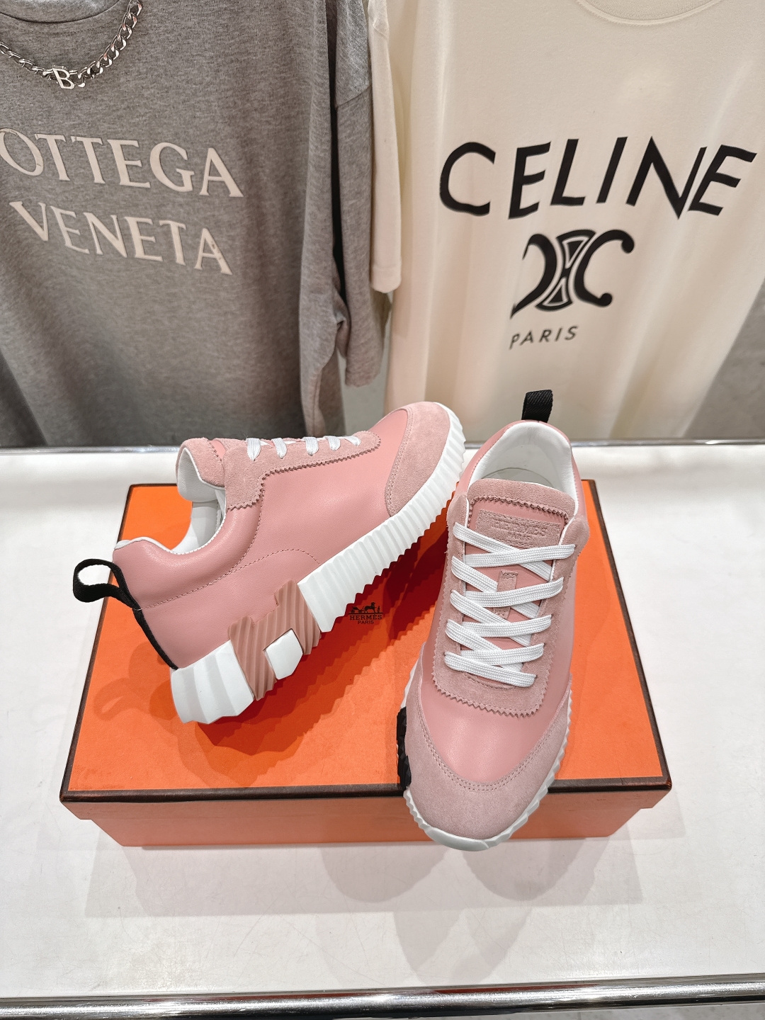 高版本出厂 只有女码
   Hermes/爱马仕H家25ss新款情侣运动休闲鞋跑步鞋
经典运动风格+英伦