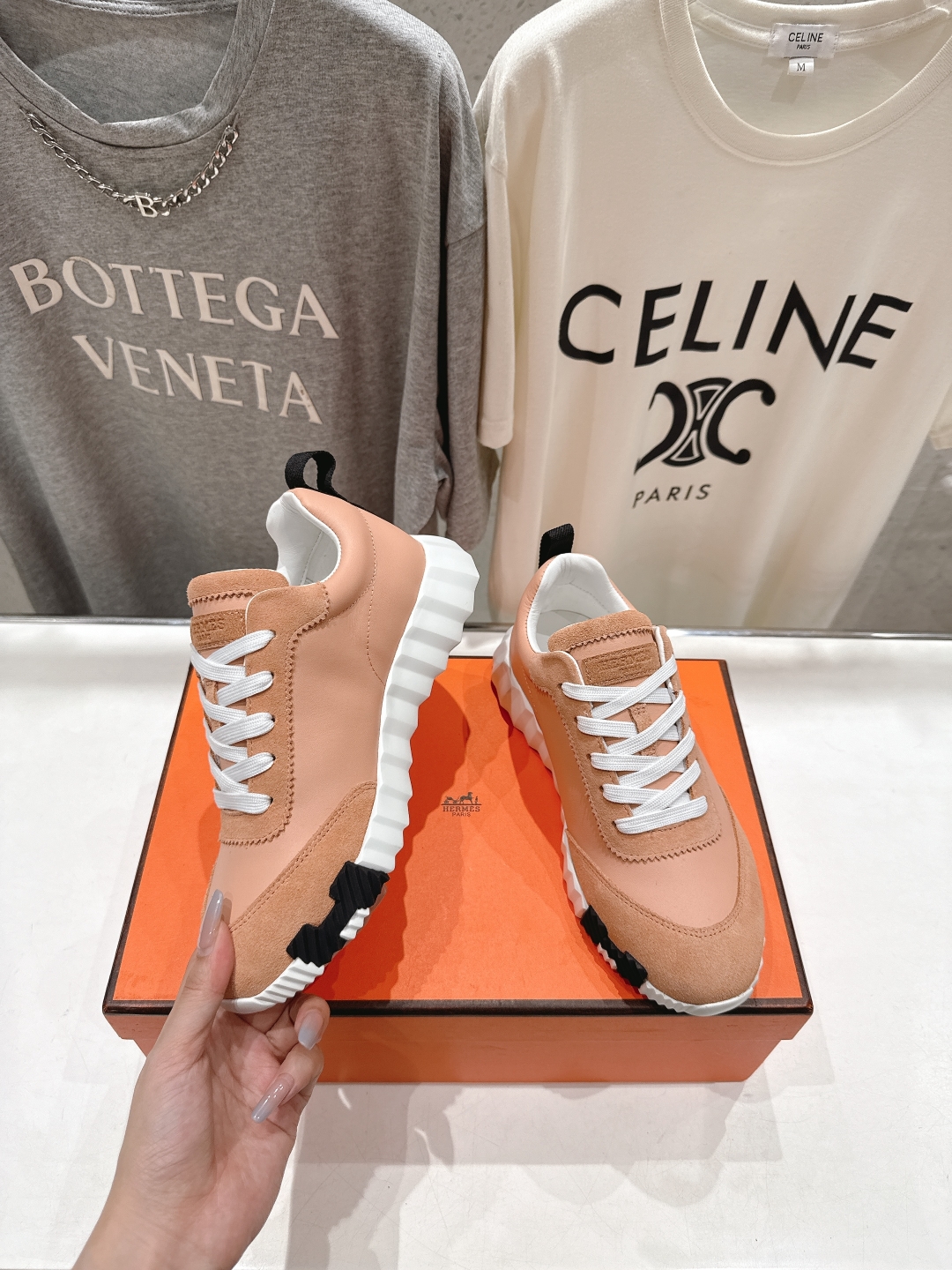 高版本出厂 只有女码
   Hermes/爱马仕H家25ss新款情侣运动休闲鞋跑步鞋
经典运动风格+英伦