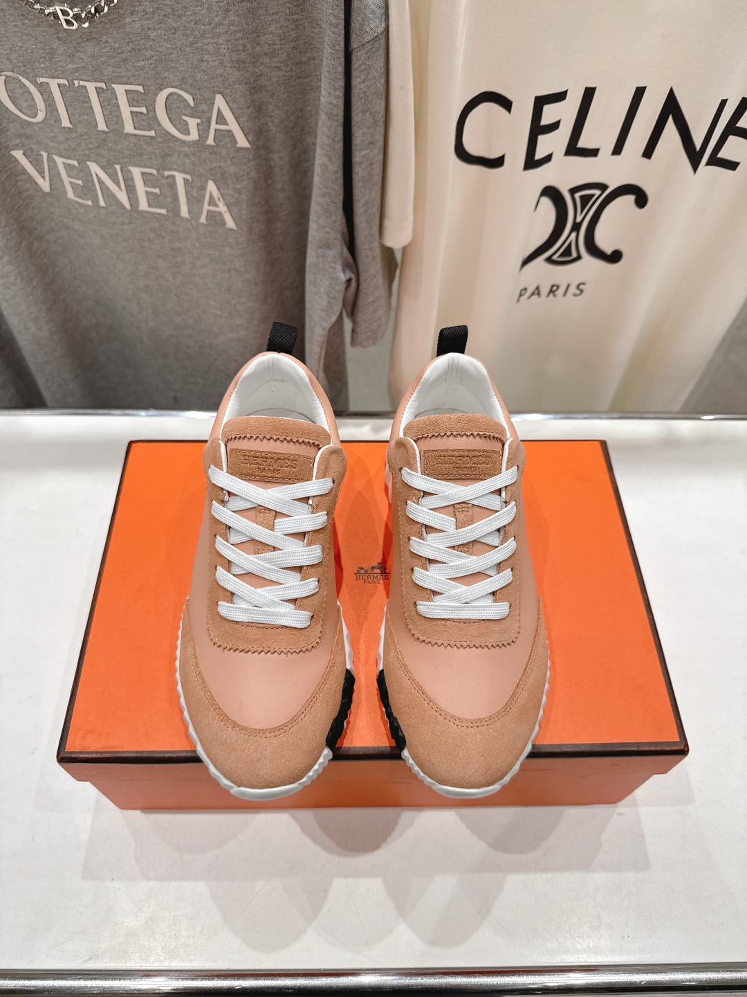 高版本出厂 只有女码
   Hermes/爱马仕H家25ss新款情侣运动休闲鞋跑步鞋
经典运动风格+英伦