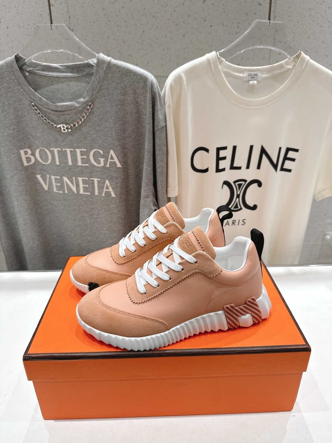 高版本出厂 只有女码
   Hermes/爱马仕H家25ss新款情侣运动休闲鞋跑步鞋
经典运动风格+英伦