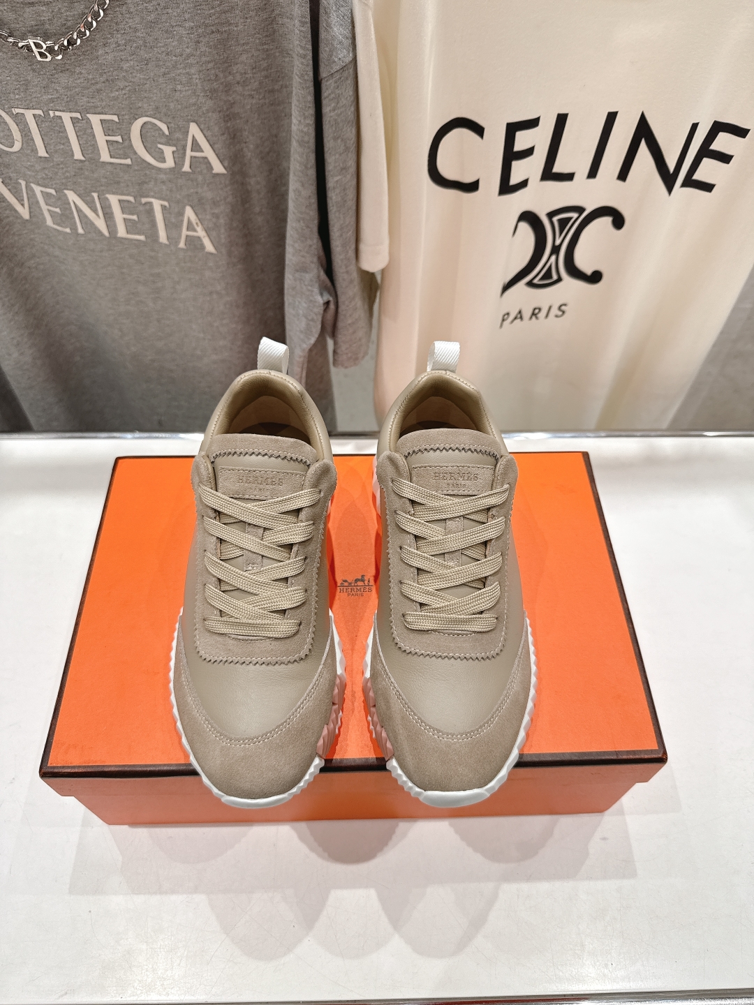 高版本出厂 只有女码
   Hermes/爱马仕H家25ss新款情侣运动休闲鞋跑步鞋
经典运动风格+英伦