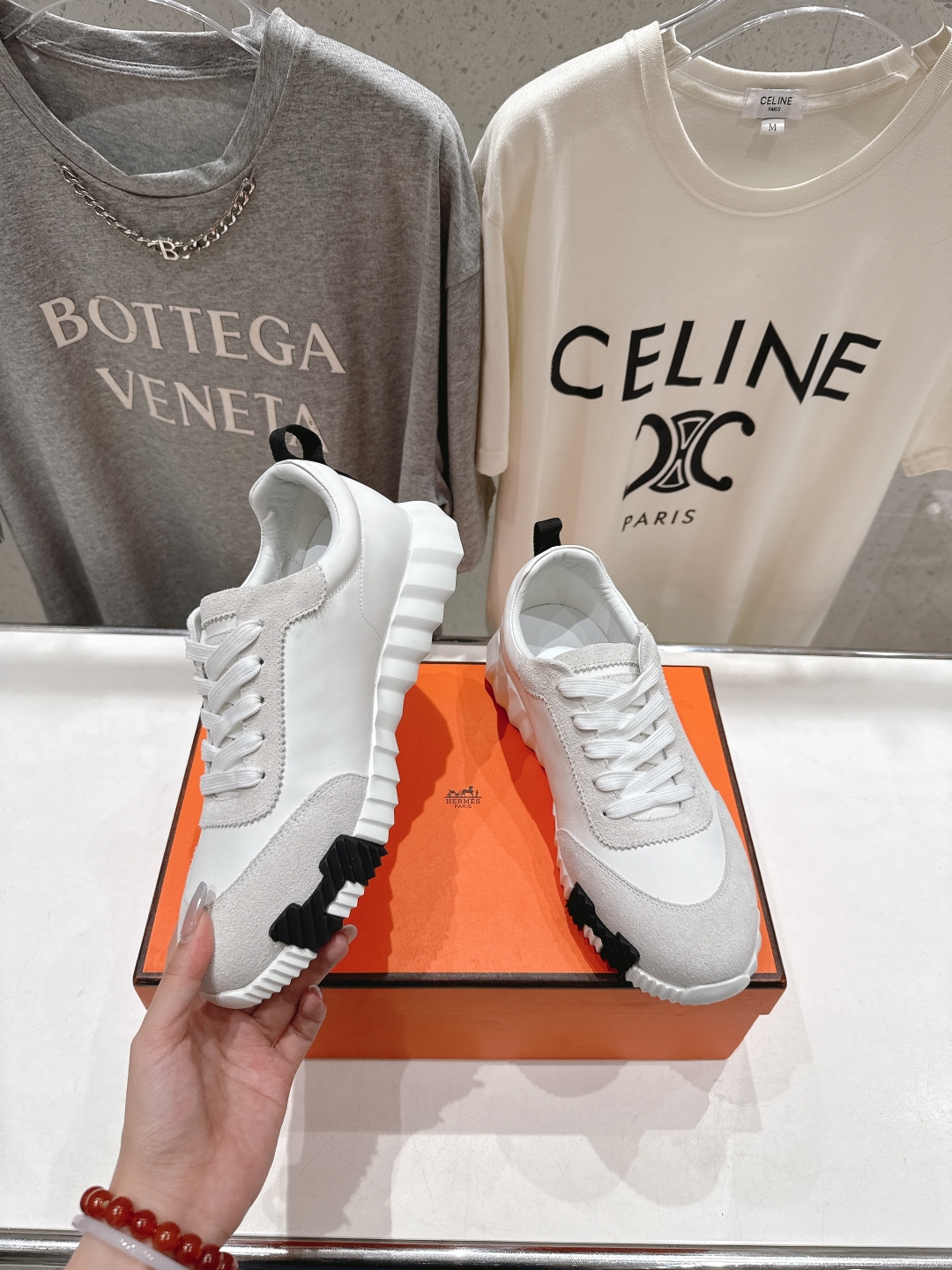 高版本出厂  男码+10 情侣款
   Hermes/爱马仕H家25ss新款情侣运动休闲鞋跑步鞋
经典运