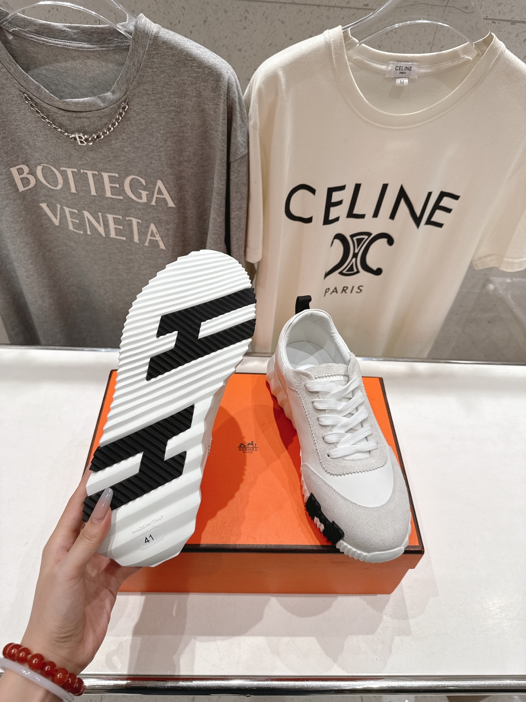 高版本出厂  男码+10 情侣款
   Hermes/爱马仕H家25ss新款情侣运动休闲鞋跑步鞋
经典运