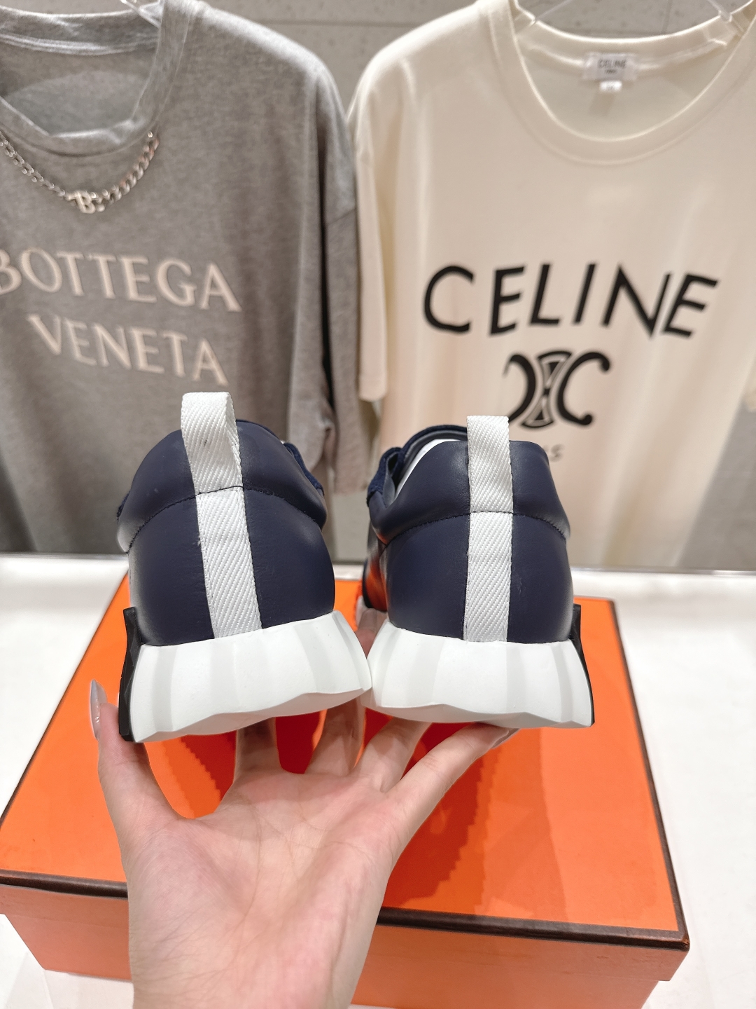 高版本出厂  男码+10 情侣款
   Hermes/爱马仕H家25ss新款情侣运动休闲鞋跑步鞋
经典运
