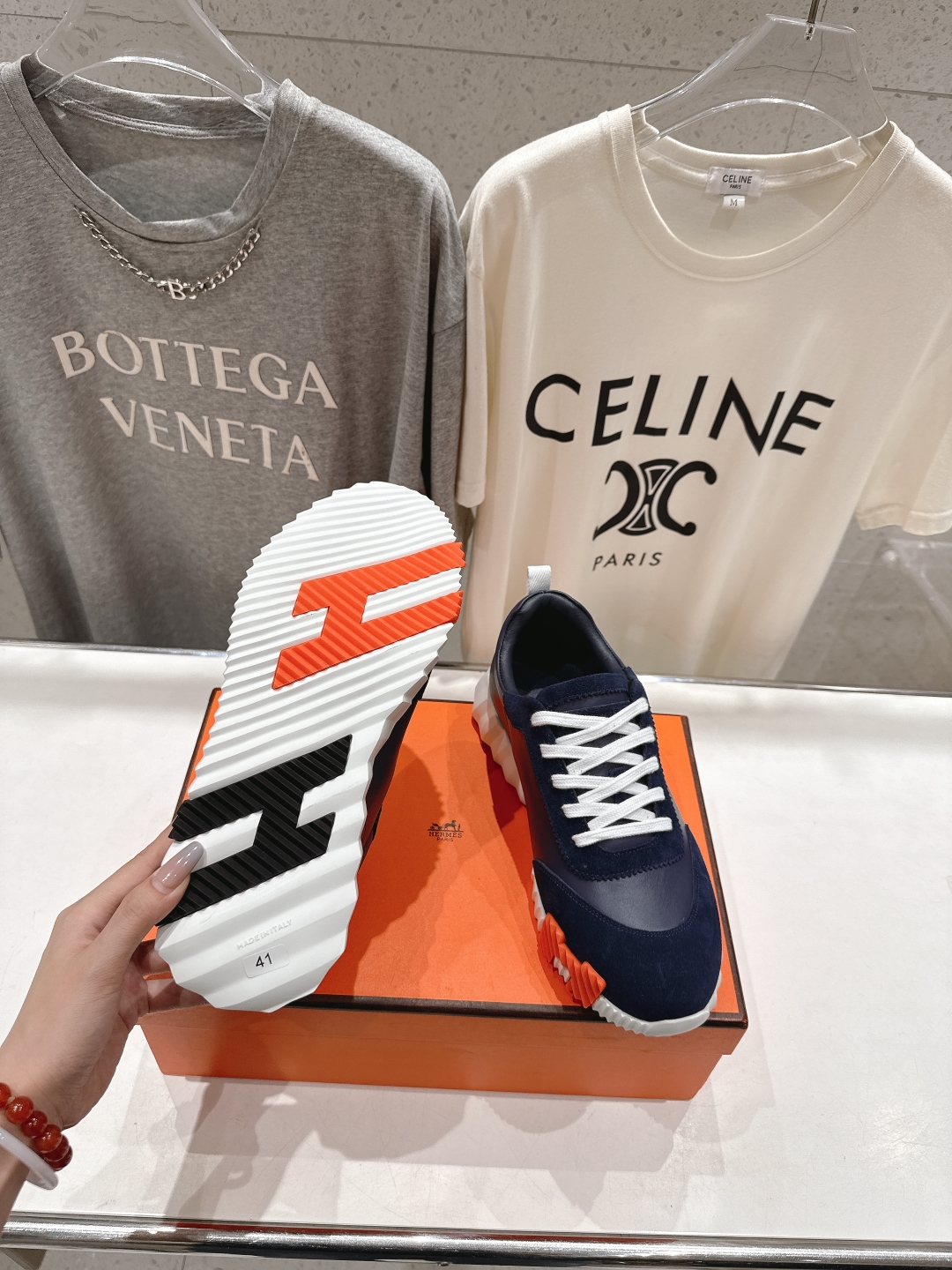 高版本出厂  男码+10 情侣款
   Hermes/爱马仕H家25ss新款情侣运动休闲鞋跑步鞋
经典运